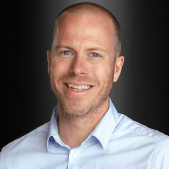 Patrick Berglund hymyilee kuvassa